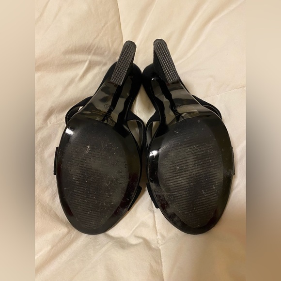 Cape Robbin Black Sandal - Picture 6 of 6